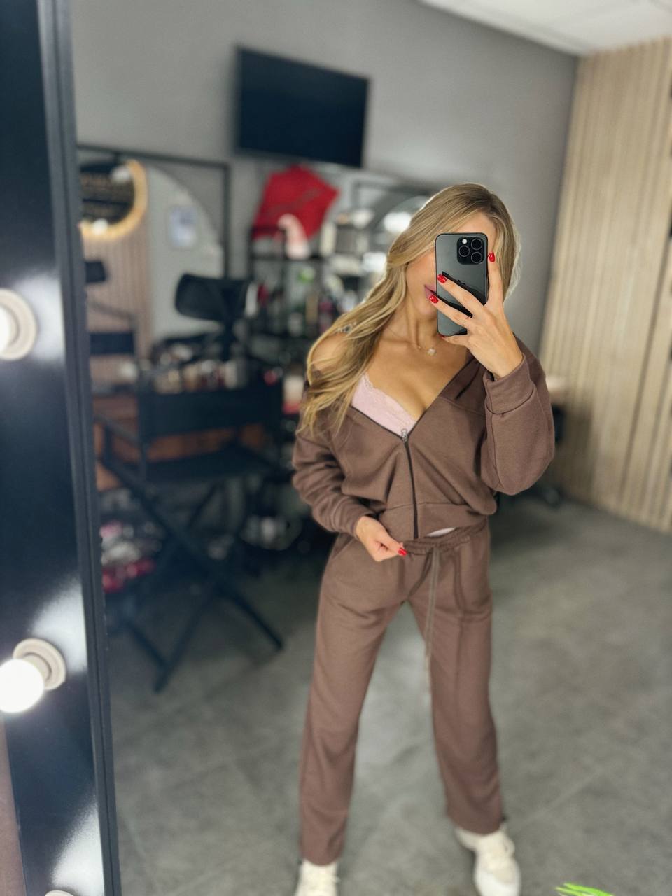 c24033dc-7e97-11f0-8624-dee18ff4e8c0_1