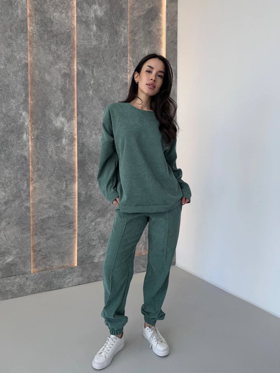 e9b6b9d9-feb4-11ef-8621-dee18ff4e8c0_2