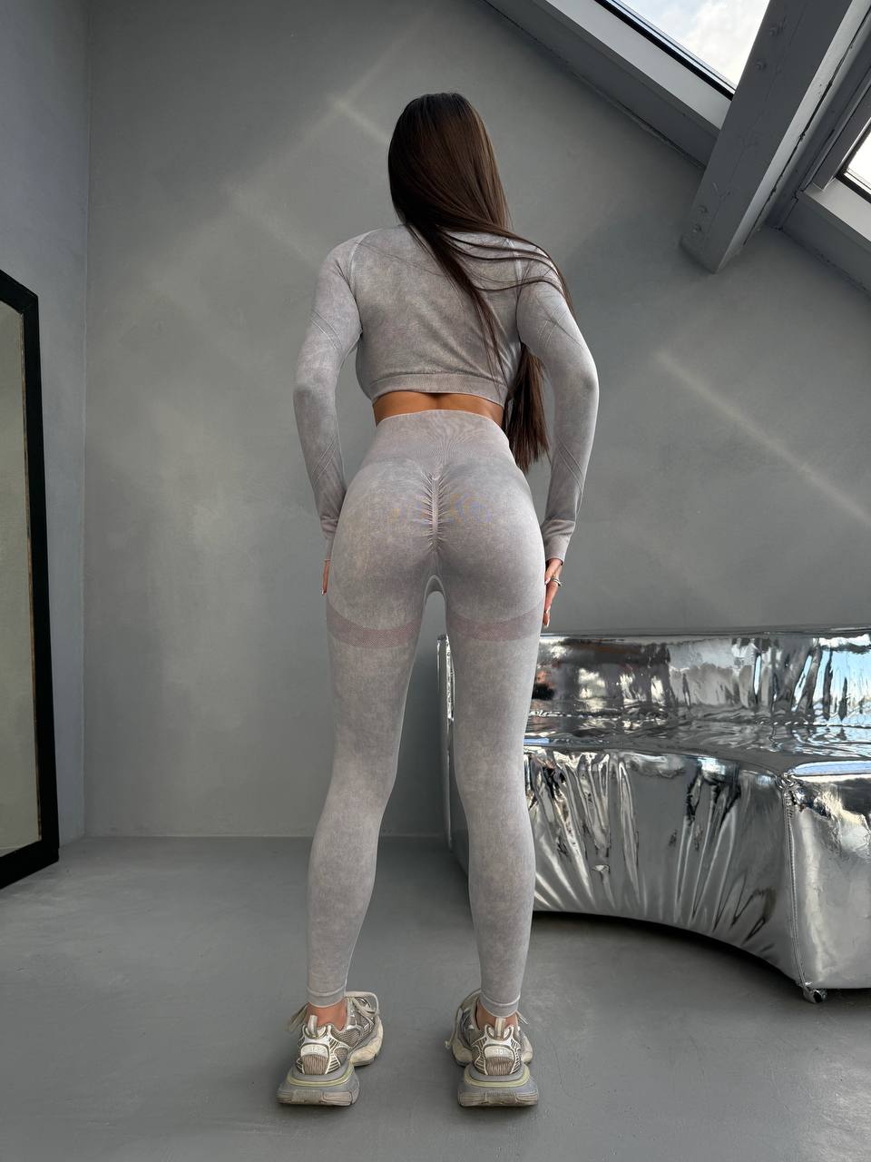 f04894ca-4a87-11f0-8622-dee18ff4e8c0_2