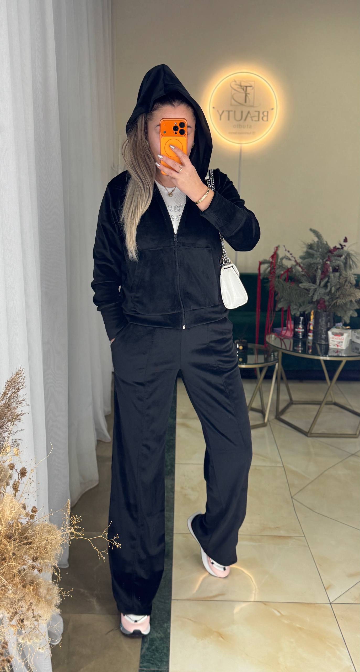 f098a90a-04bc-11f1-8624-dee18ff4e8c0_1