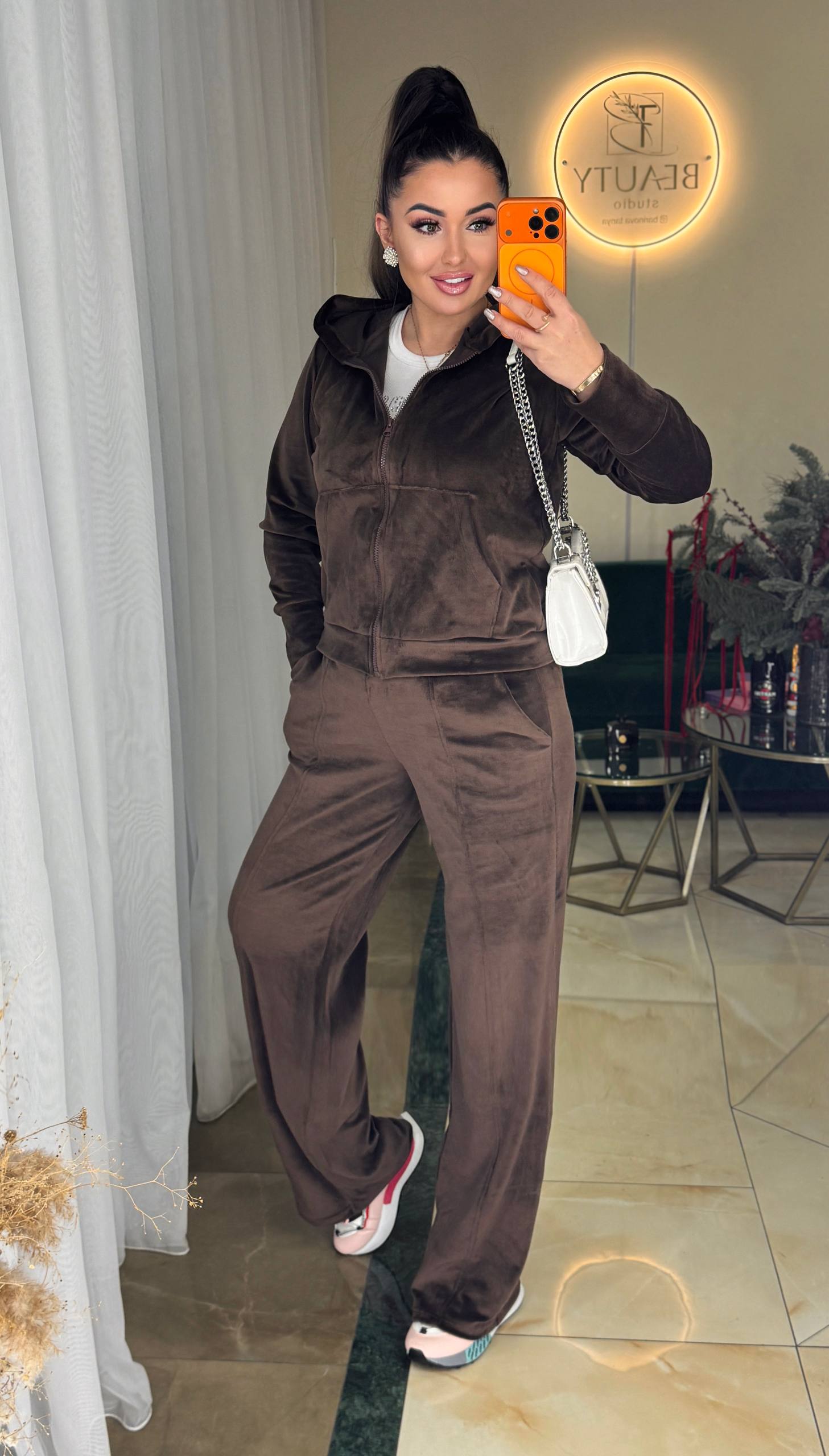 f098a925-04bc-11f1-8624-dee18ff4e8c0_2