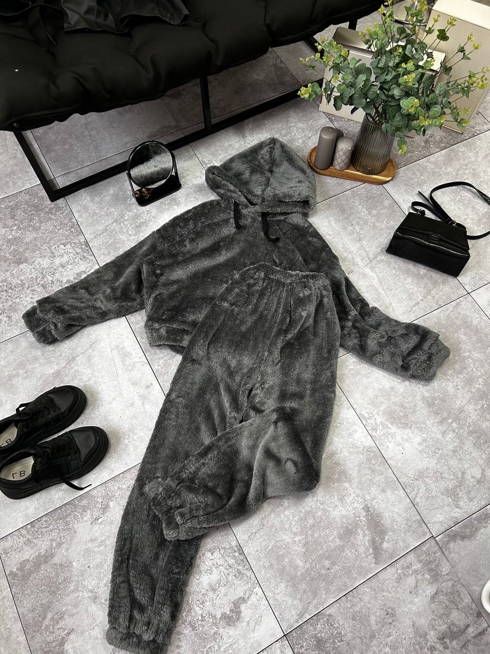 f5f2a038-a136-11ef-8620-dee18ff4e8c0_1