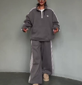 372855