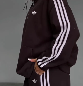 372861