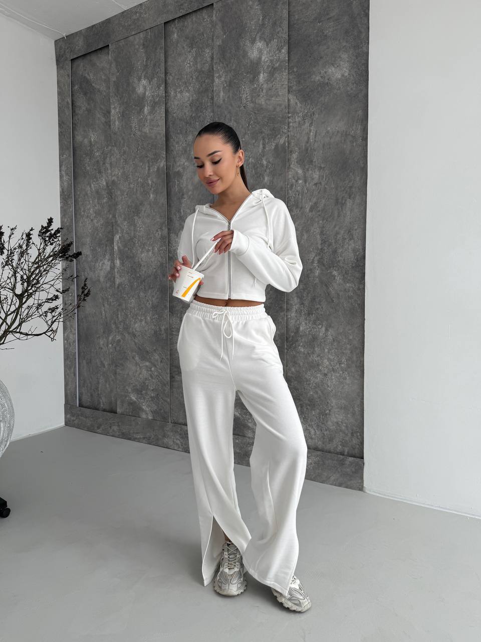 b2923648-16bb-11f1-8624-dee18ff4e8c0_1